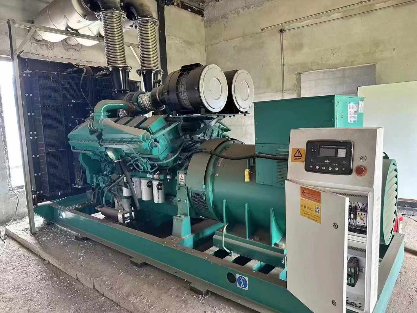 良庆无功补偿装置的性能评估需要考虑哪些因素？