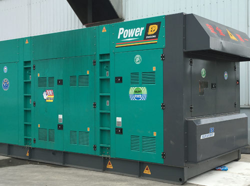 良庆升级发电机组的过程中需要注意哪些安全事项？