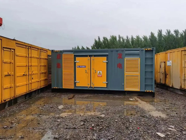 良庆柴油发电机如何判断干式空气滤清器是否需要更换？