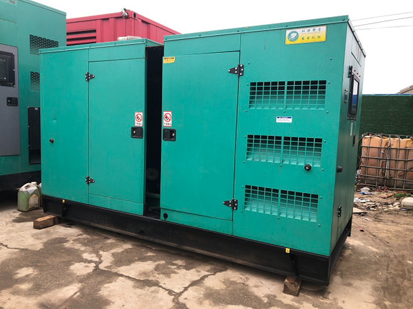 良庆怎样合理控制磷酸铁锂蓄电池的充放电倍率以延长其使用寿命？